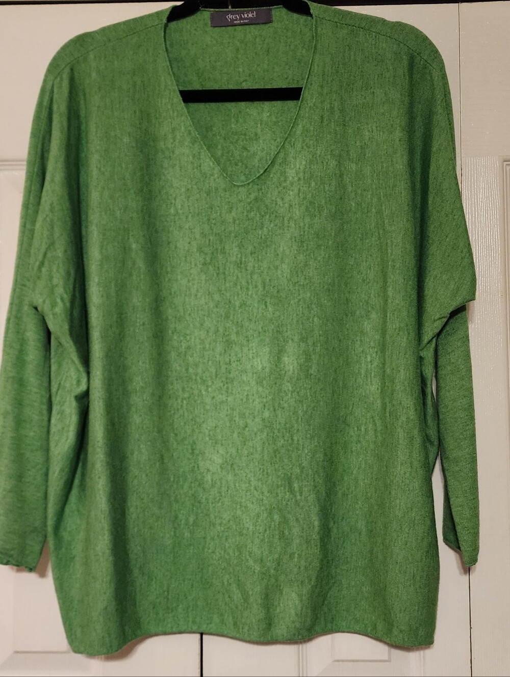 Women's V-Neck Sweater in Green